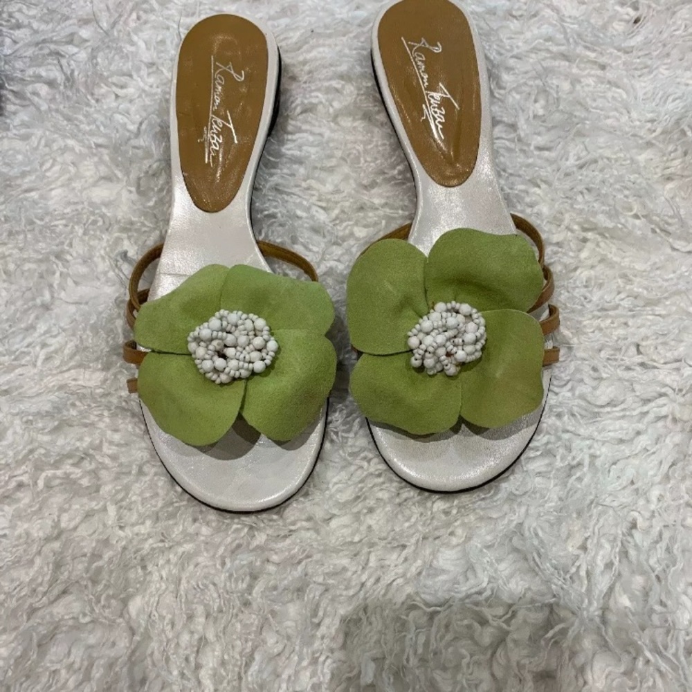 Ramon Tenza used sandals